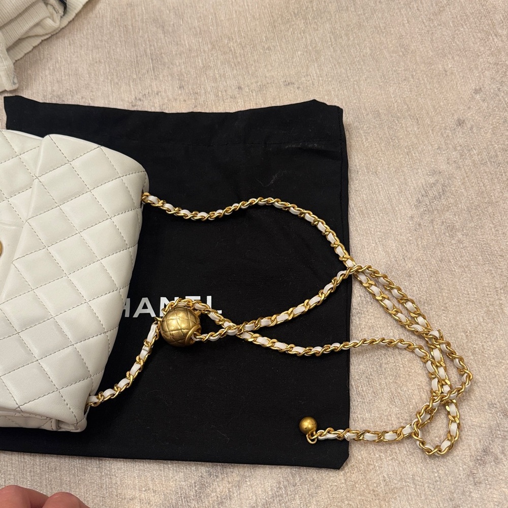 Chanel mini pearl crush flap bag quilted lamb skin leather gold hardware - Picture 9 of 9